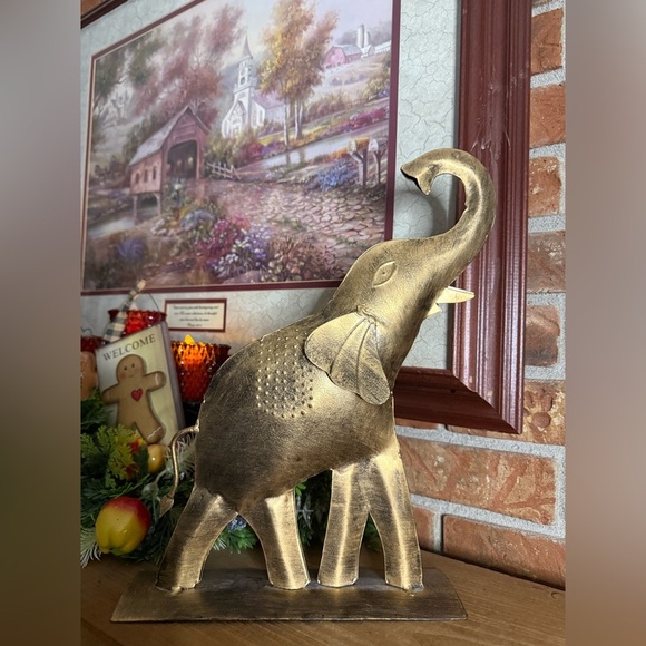 Rare Vintage 1975 Gold Elephant Statue Home Decor Collector - Picture 4 of 5